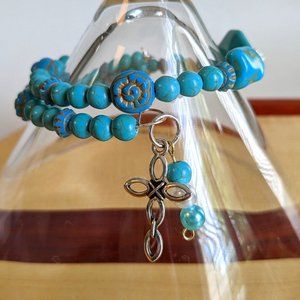 Blue "Arizona Turquoise" beaded memory wire bracelet